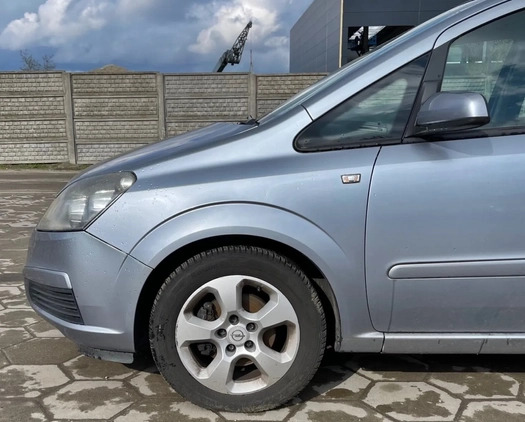 Opel Zafira cena 5500 przebieg: 165000, rok produkcji 2005 z Zgierz małe 137